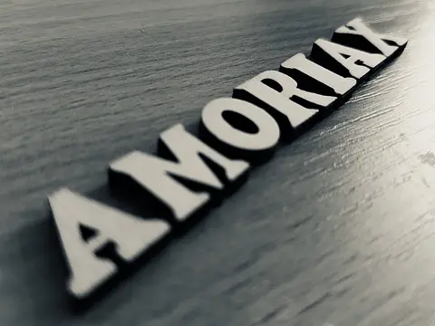 Играть в Amoriax